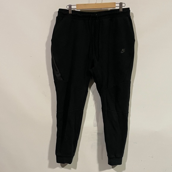 Nike tech fleece Men's Black Sweatpants - Picture 1 of 4